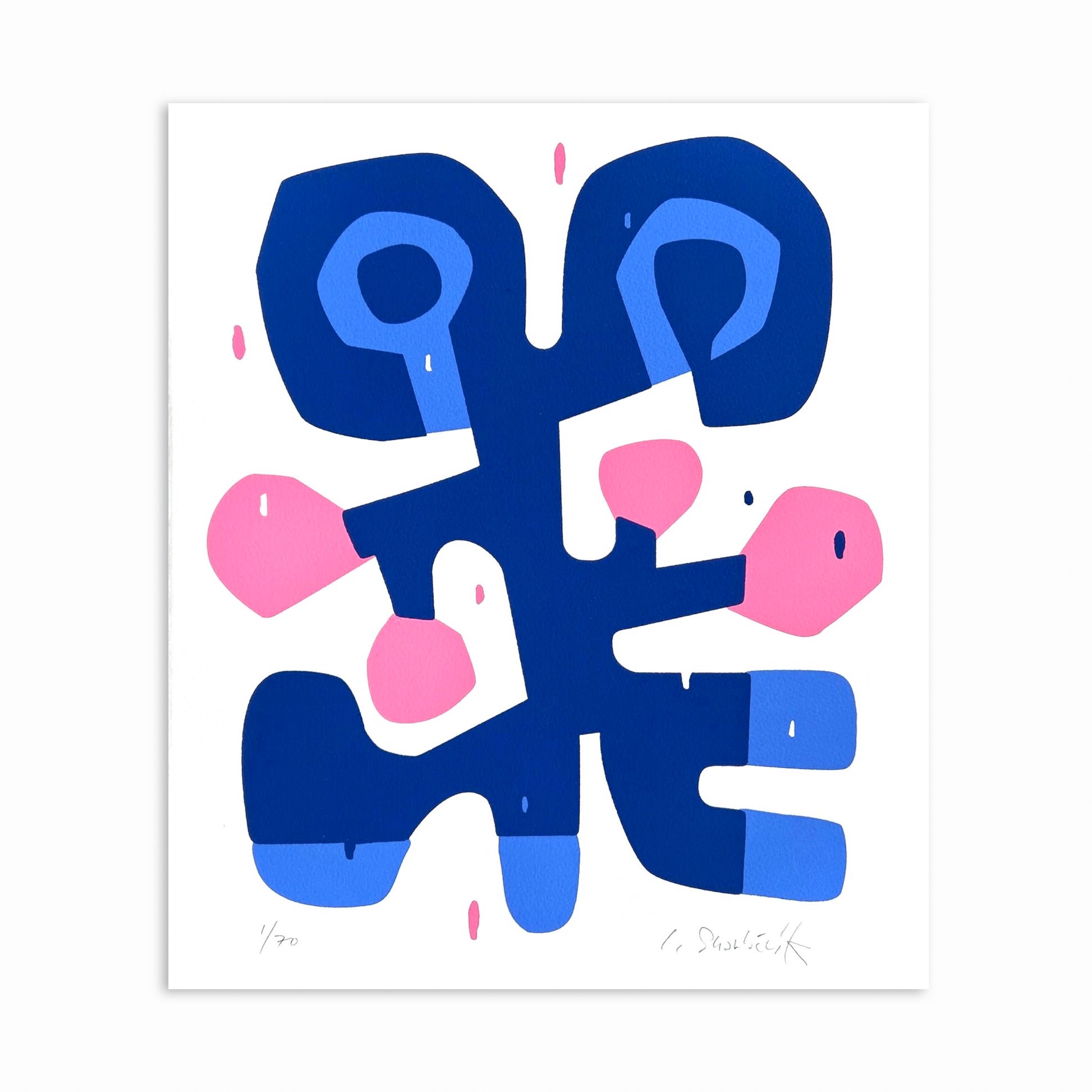 Bild på ett abstrakt och geometriskt mönster i kleinblått och rosa mot vit bakgrund